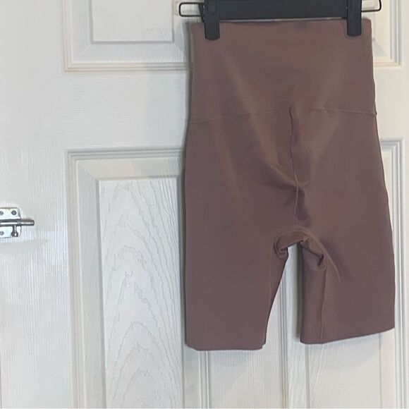 Juicy Couture Shaping Scuba Bike Shorts Size Small - Picture 2 of 8